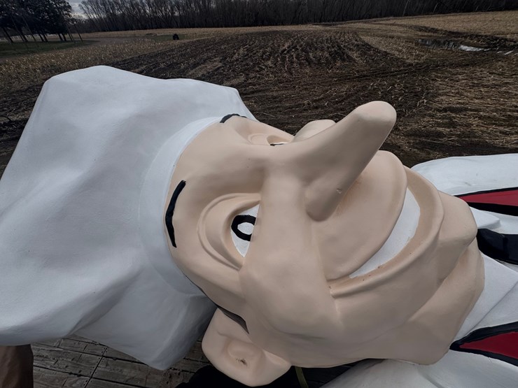 #9000-•-happy-chef-statue-(elk-river,-mn)-image-14