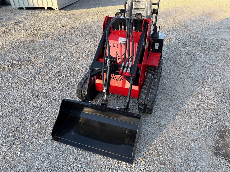 #223-•-unused-2026-ssl580-ride-on-skid-steer-loader-image-2