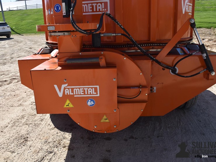 2023-valmetal-5600-pull-type-bale-chopper-image-19