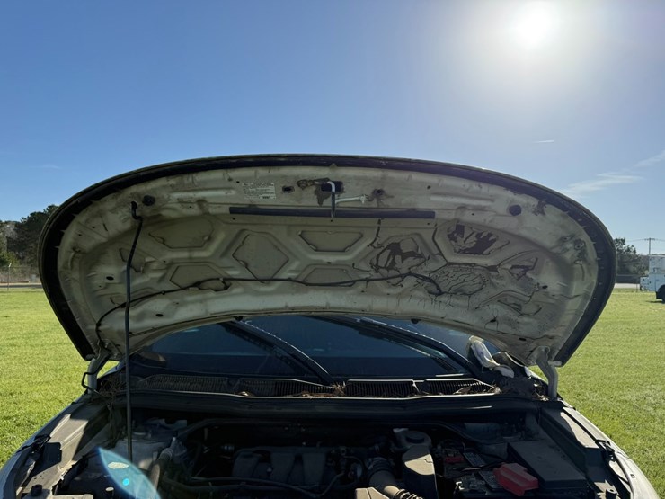 2013-ford-explorer-image-19