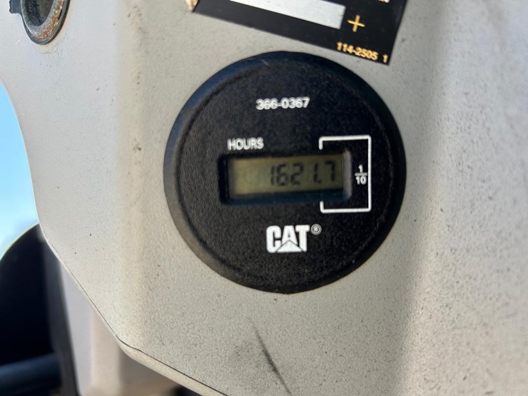 2015-caterpillar-903c-image-23