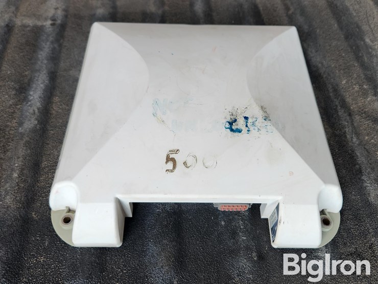 2014-case-ih-ag-372-trimble-receiver-image-2