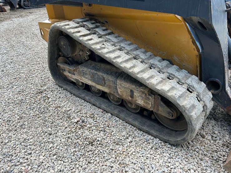 2019-deere-325g-image-12