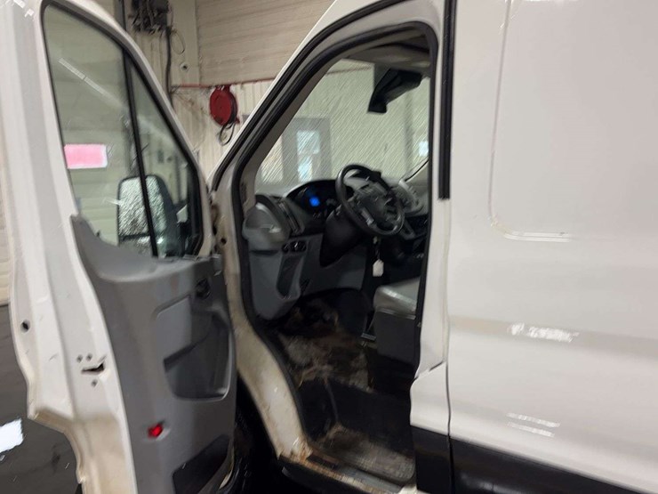 2019-ford-transit-image-10