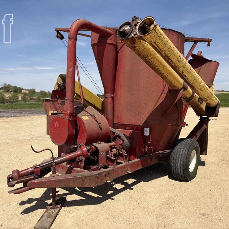 NEW HOLLAND 358