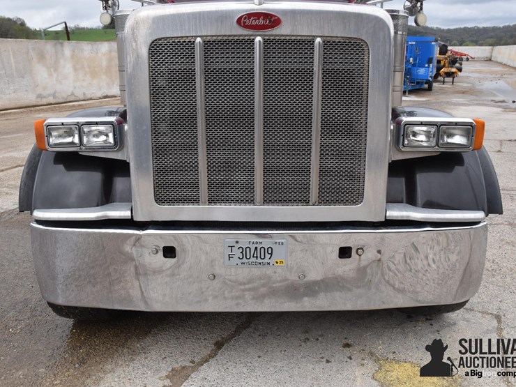 2011-peterbilt-367-image-13