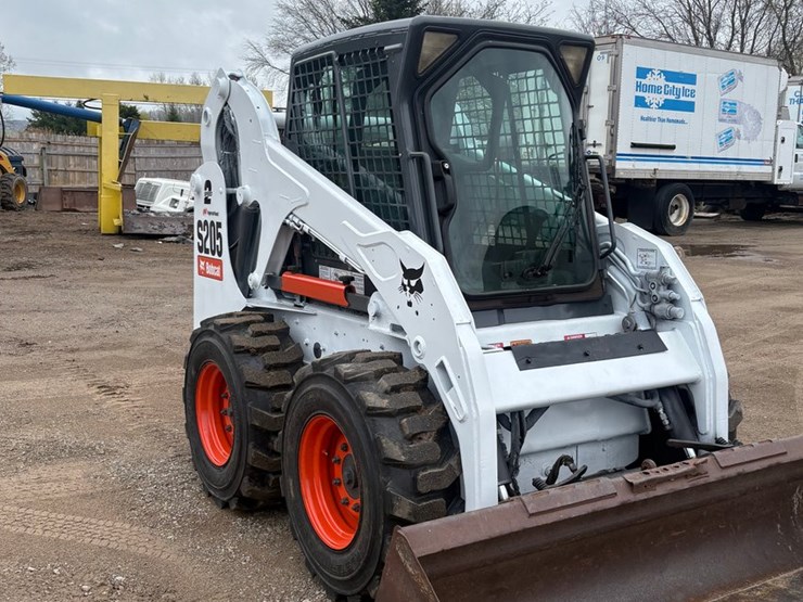 2009-bobcat-s205-image-11