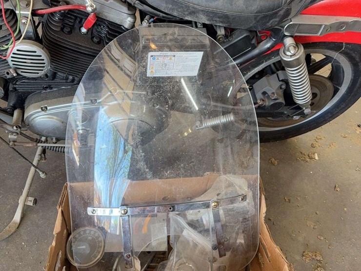 1987-harley-davidson-sportster-883-1987-harley-davidson-883---parts-included,-windshield,-tank-and-oem-petcock,-misc.-image-4