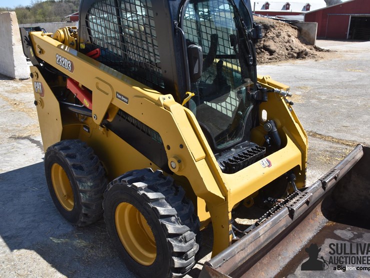 2023-caterpillar-232d3-image-18