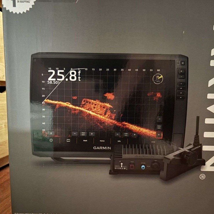 Brand New Garmin ECHOMAP Ultra 2 106sv Fish Finder & LVS LiveScope plus Transducer