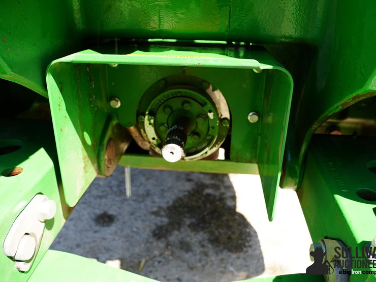 2023-john-deere-8r-340-image-12