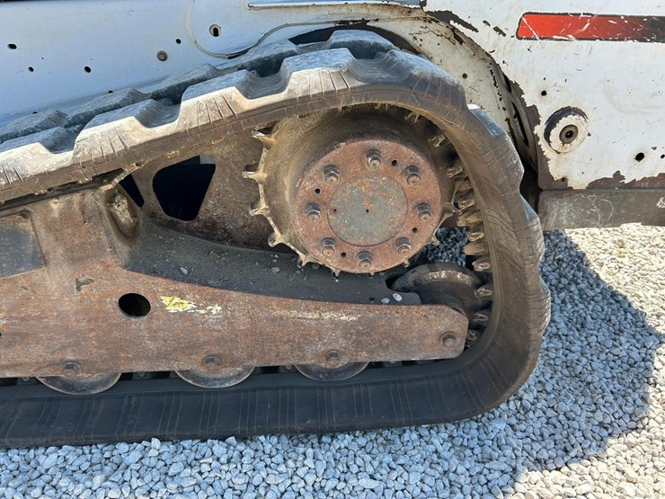 2015-bobcat-t650-image-18