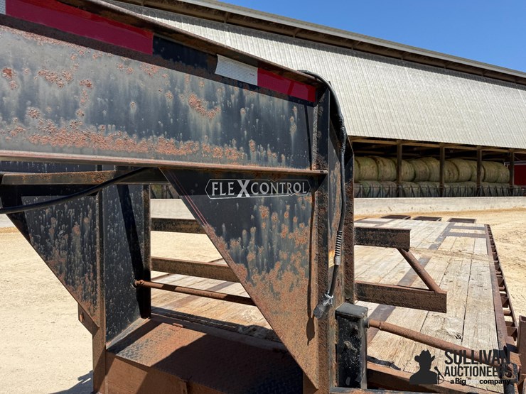 2015-elite-trailers-t/a-gooseneck-flatbed-trailer-image-13