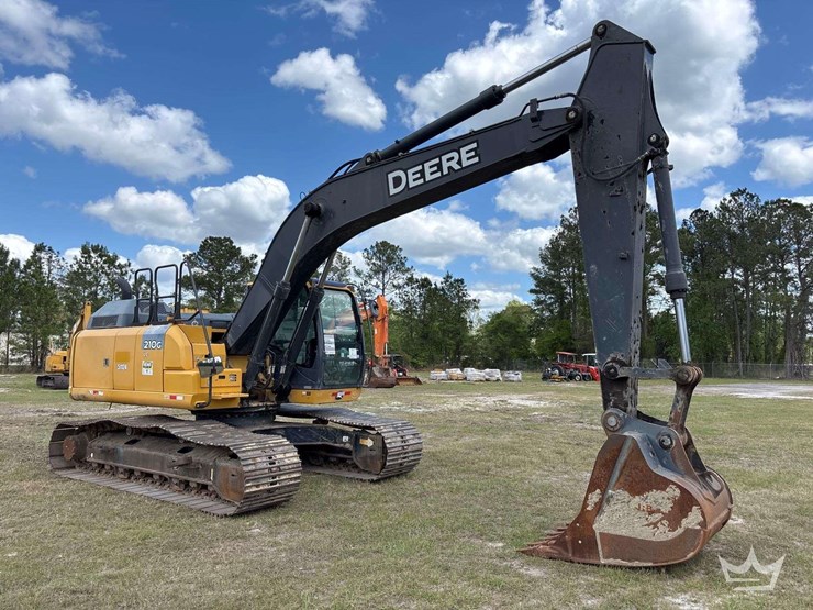 2019-deere-210g-image-2