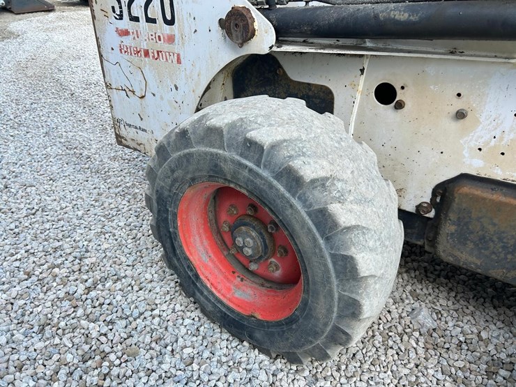 bobcat-s220-image-14