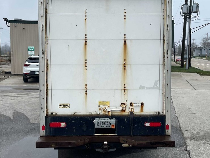 2016-chevrolet-3500-image-6