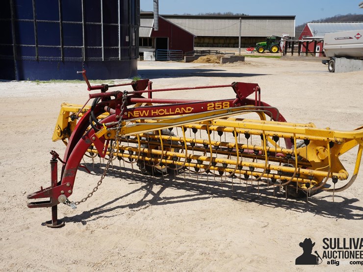 new-holland-258-image-1