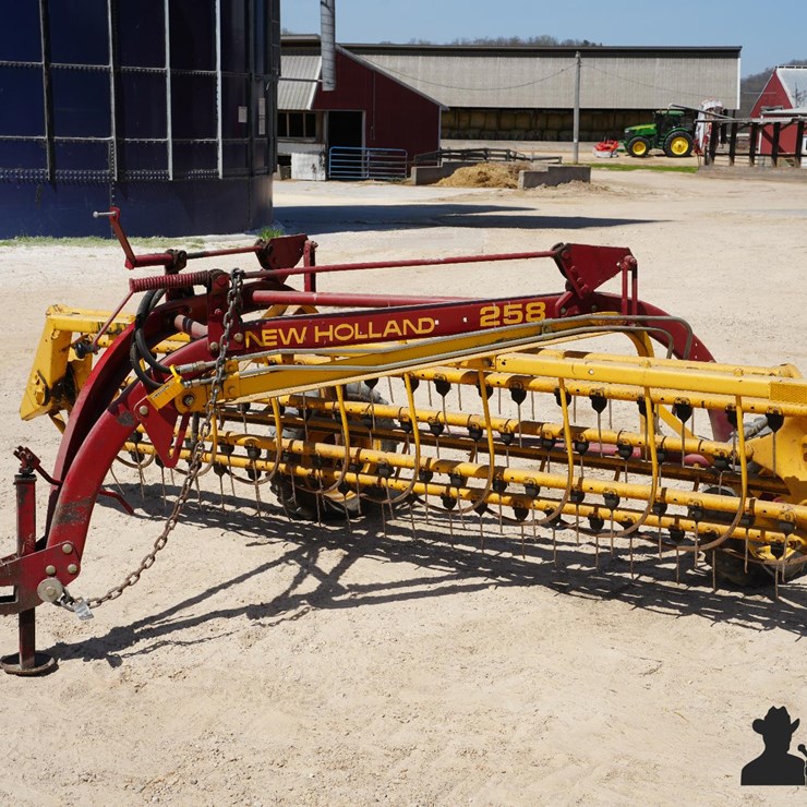 NEW HOLLAND 258