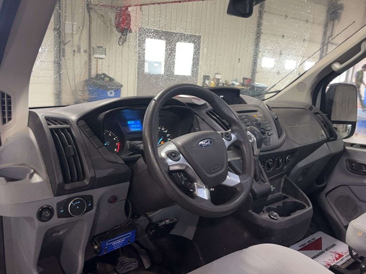 2019-ford-transit-image-13