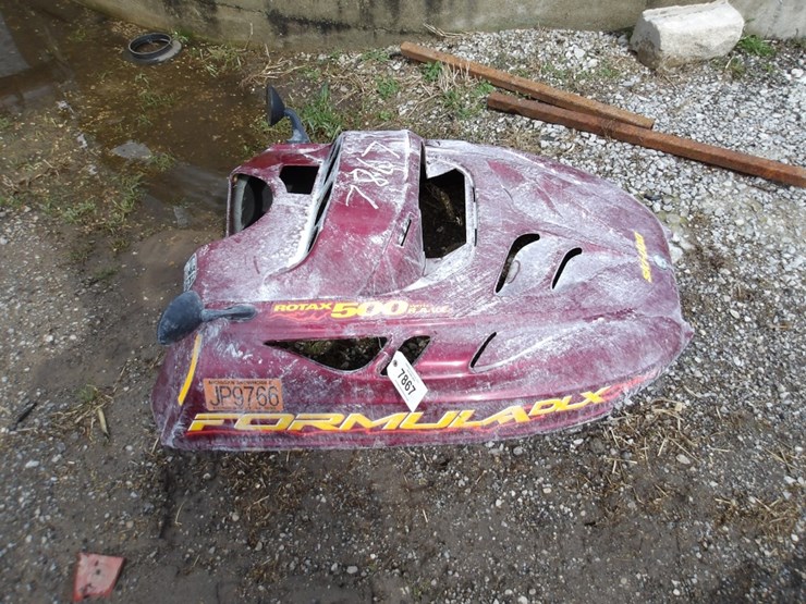 #9225-•-ski-doo-formula-500-snowmobile-hood-image-2
