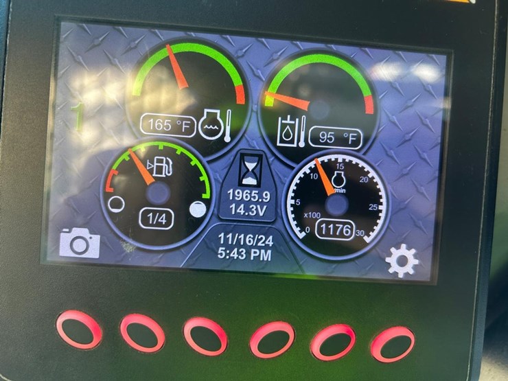 2019-caterpillar-242d-image-22