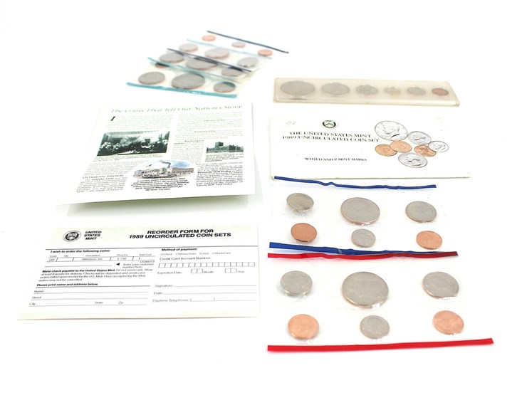 #32919-•-currency-|-misc-us-mint-coin-sets-from-the-70's-and-80's-image-3