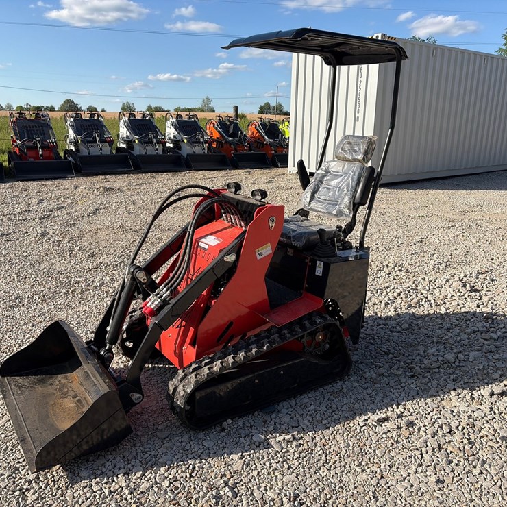 #221 • Unused 2026 SSL580 Ride On Skid Steer Loader