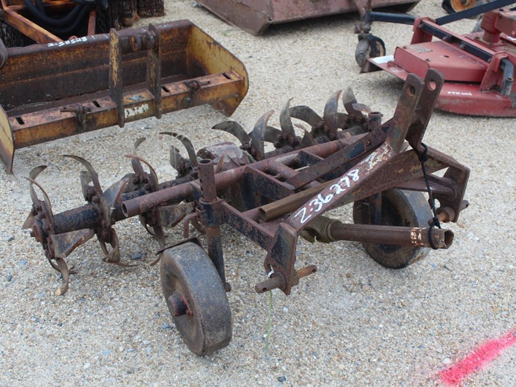 #950-•-pull-behind-tiller-with-wheel-image-1