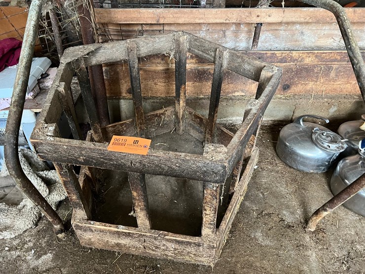 #9619-•-sheep-hay-and-grain-feeder-image-1