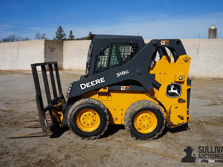 2022-deere-318g-image-8