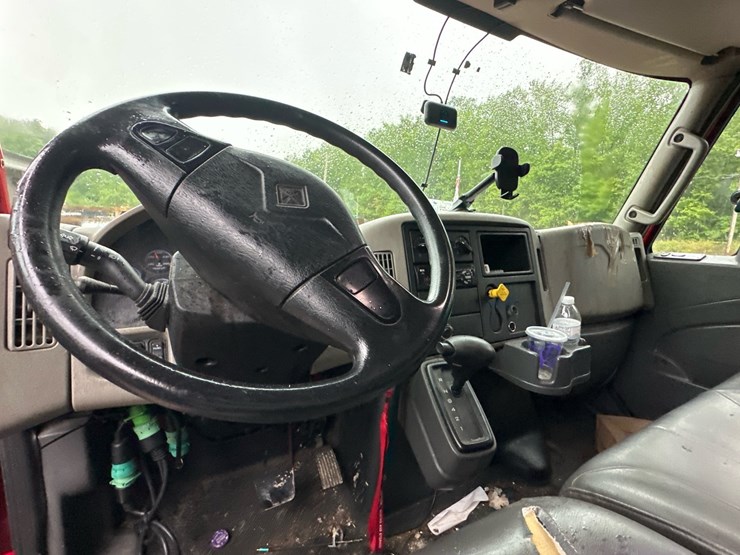 2018-international-durastar-4300-image-9
