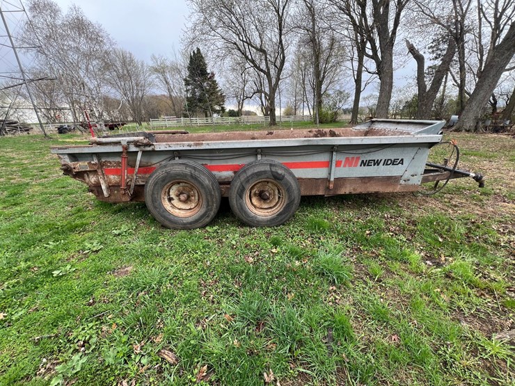 #9559-•-new-idea-manure-spreader-image-4