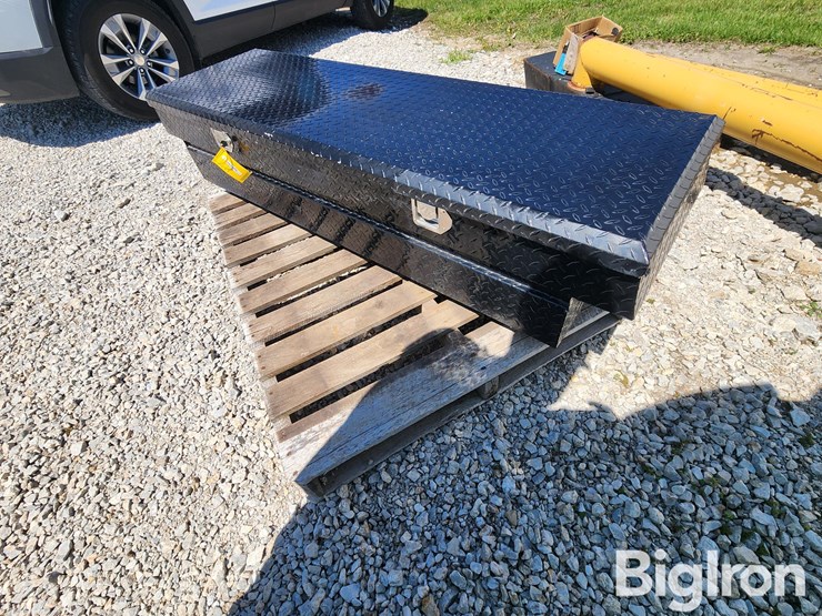 truck-bed-toolbox-image-7