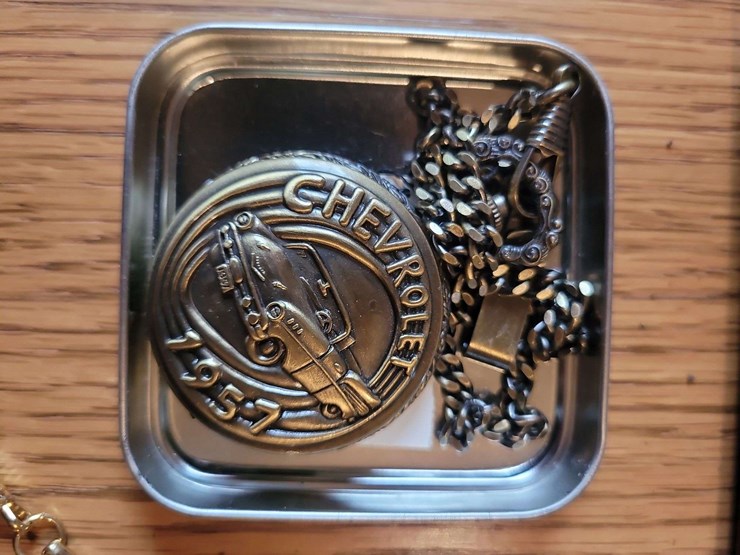 collection-of-decorative-pocket-watches-and-timepieces-image-6