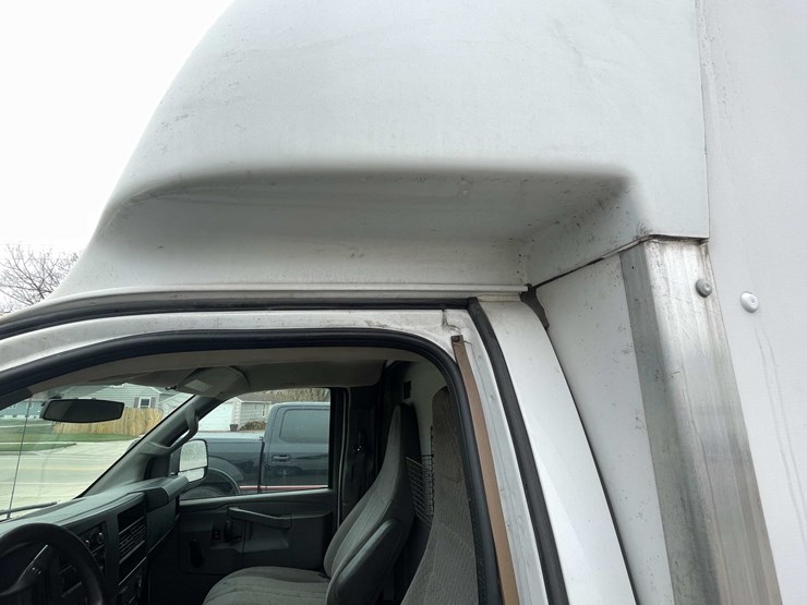2016-chevrolet-3500-image-18