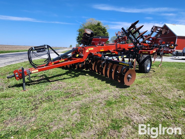 2016-case-ih-2016-image-1
