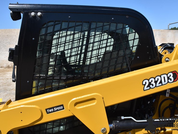 2023-caterpillar-232d3-image-10