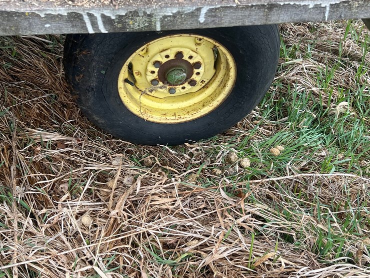 #9575-•-16'-hay-wagon-on-john-deere-running-gear-image-11