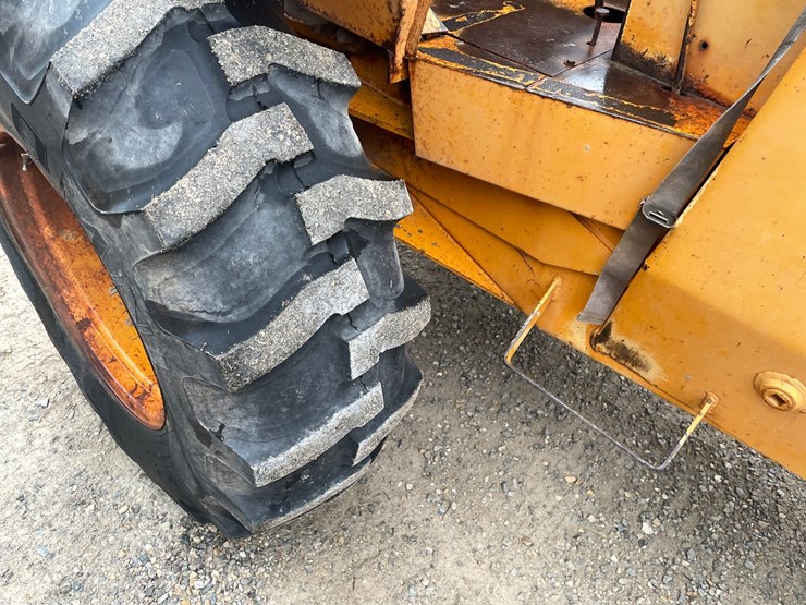 #406-•-case-585d-construction-king-forklift-(appleton,-wi)-image-17