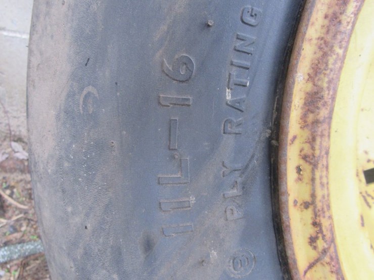 #9588-•-11l16-tire-and-rim-image-2