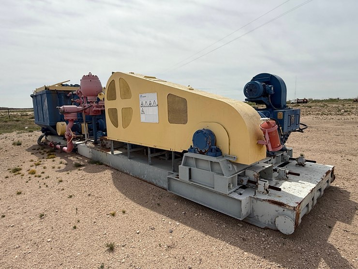 continental-emsco-fb-1600-5k-wp-triplex-mud-pump-w/-ac-electric-motor-&-mixing-tank-skidded-image-5