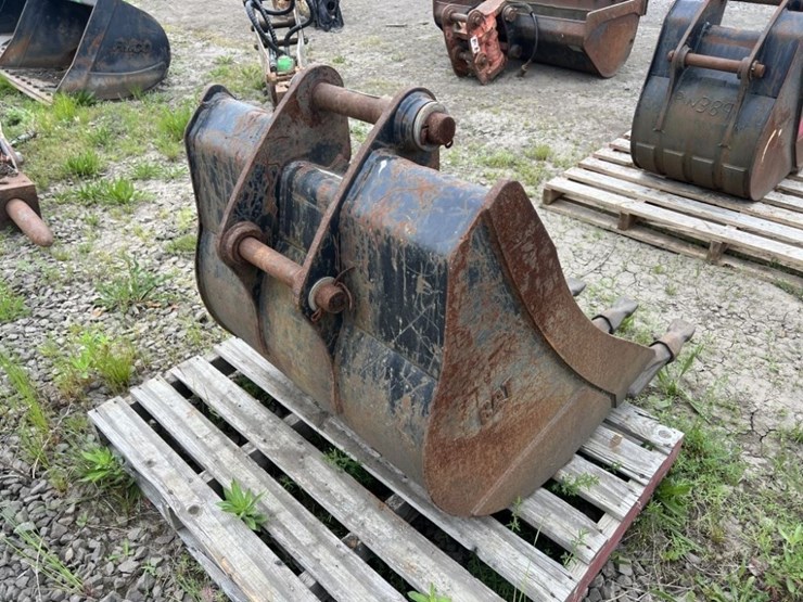 caterpillar-36-image-4