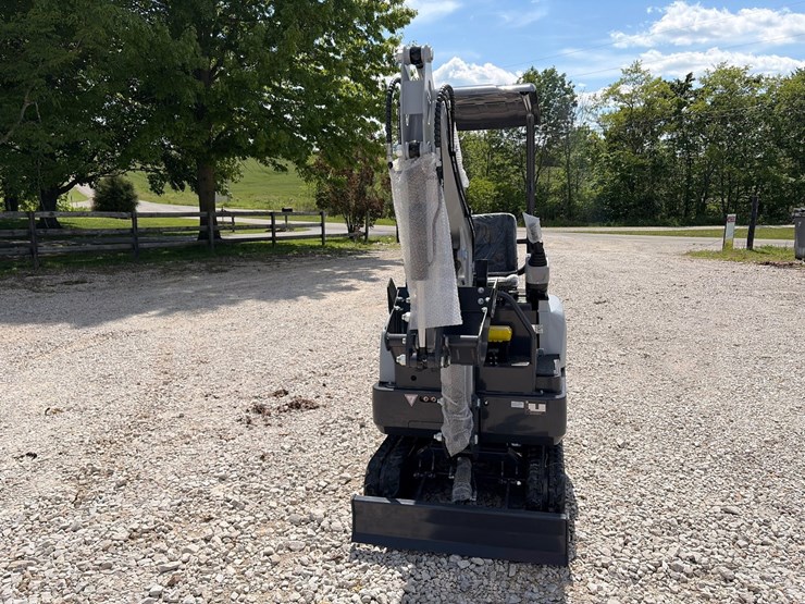#162-•-unused-2026-ats-me18-mini-excavator-image-2