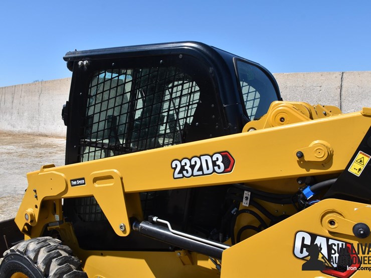 2023-caterpillar-232d3-image-12