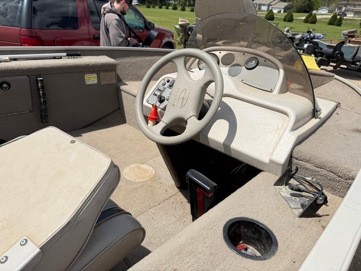 15'-sylvan-1600-expedition-lx-fishing-boat-image-11