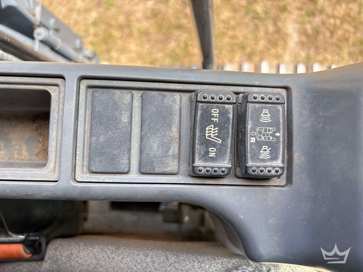 2019-deere-210g-image-35
