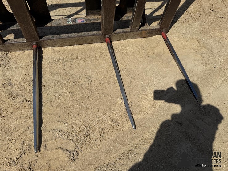 4-prong-bale-spear-attachment-image-8