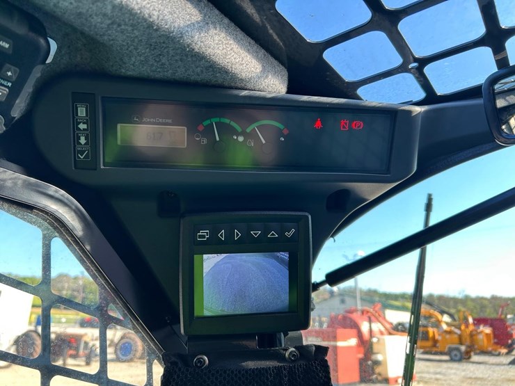 2025-deere-325g-image-24