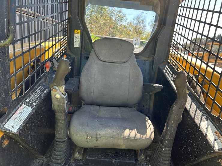 john-deere-270-image-17