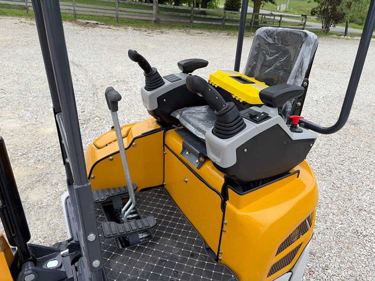 #151-•-unused-2026-sdlanch-me20-diesel-mini-excavator-image-5